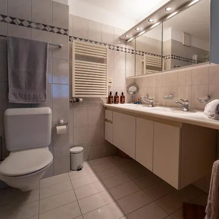 Exclusive Glacier View 1-4 Pers * Klosters