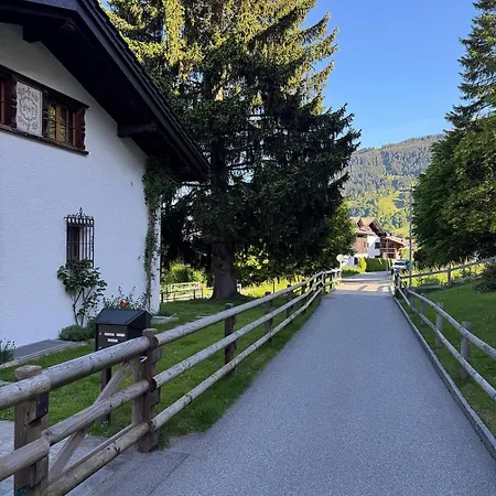 Exclusive Glacier View 1-4 Pers Lägenhet Klosters