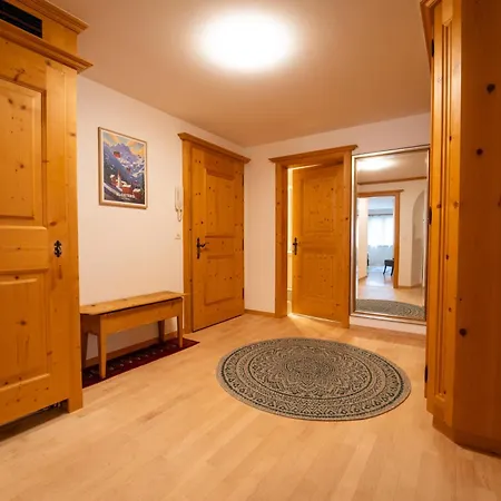 Exclusive Glacier View 1-4 Pers * Klosters